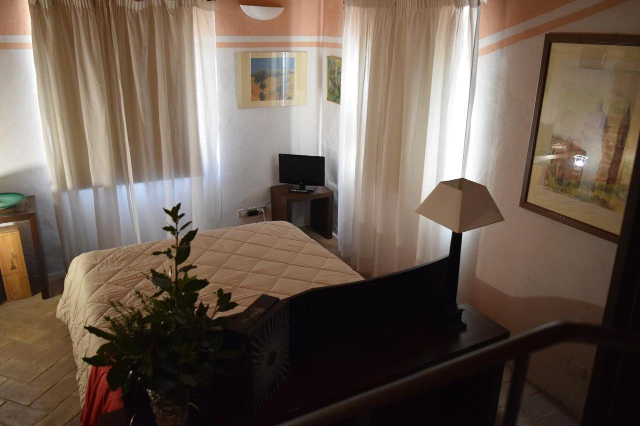 La Locanda Del Vino Nobile B&B Montepulciano Stazione Extérieur photo